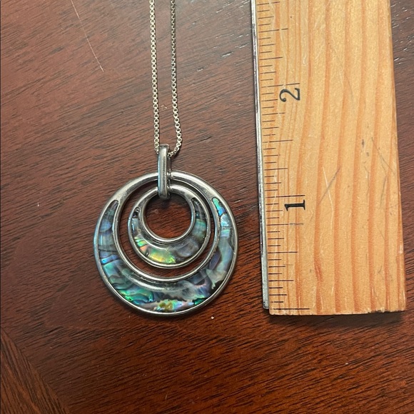 Elegant Silver Abalone Pendant Necklace - Picture 3 of 7